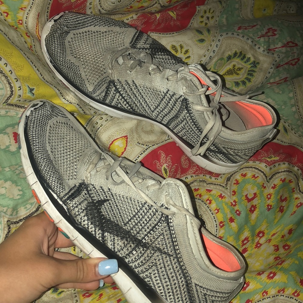 BUY NOW Nike tennis shoes